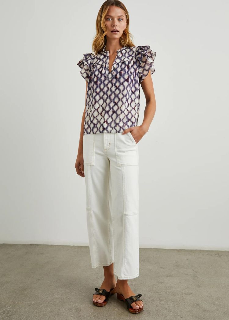 新品✨完売品　bibiy IRIS RUFFLE TOP BIBIY. MADE | IRIS RUFFLE TOP WHITE｜Bibiy.