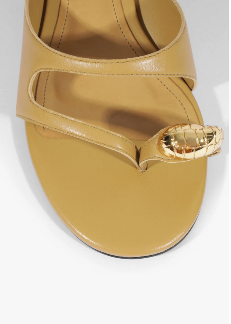 Schutz Elliote Heel- Fig-Hand In Pocket