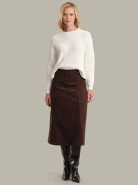525 Daphne Cropped PO- Chalk-Hand In Pocket