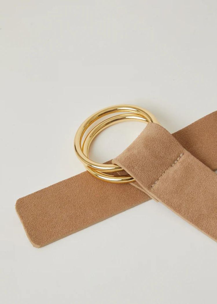 Tumble Suede Belt- Sand Gold-Hand In Pocket