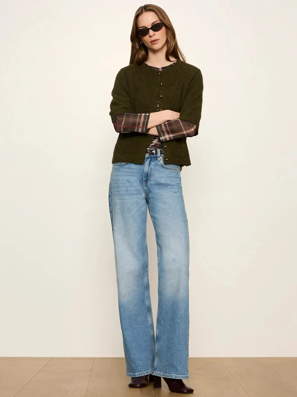Sanctuary Short Sleeve Cardigan - Kalamata-Hand In Pocket