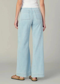 Joes Jeans The Mia w/ Slant Pockets- Like Minded-Hand In Pocket