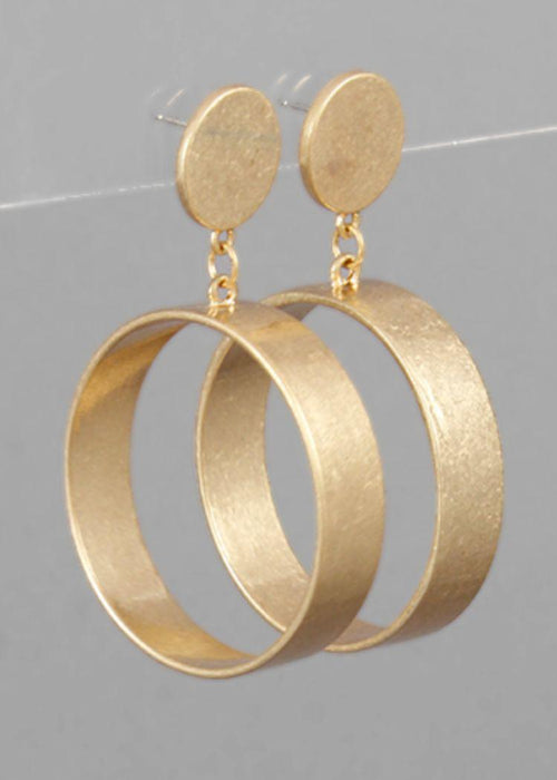 Yuka Flat Cirlce Dangle Earrings-Worn Gold-Hand In Pocket