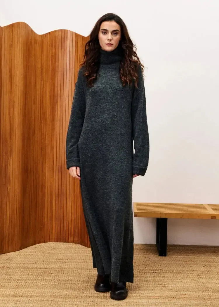 FRNCH Rooibos Dress- Anthracite-Hand In Pocket