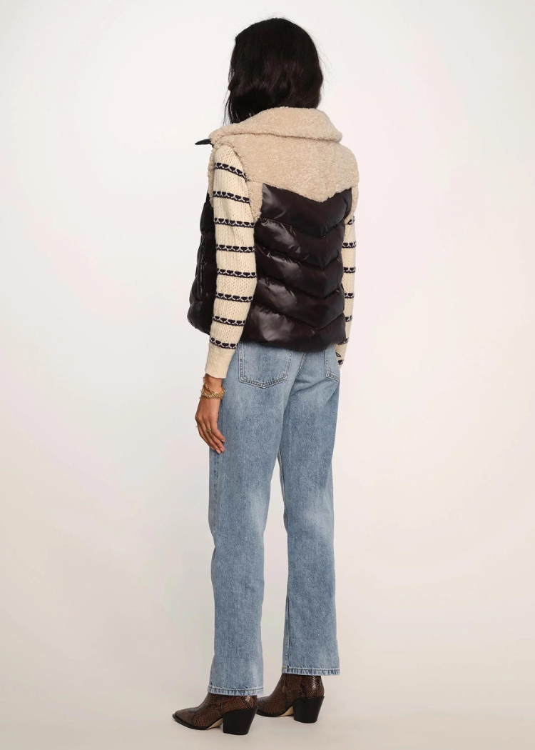 Heartloom Troye Vest- Black-Hand In Pocket