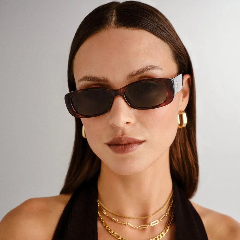 Le Specs Unreal! - Toffee Tort-Hand In Pocket
