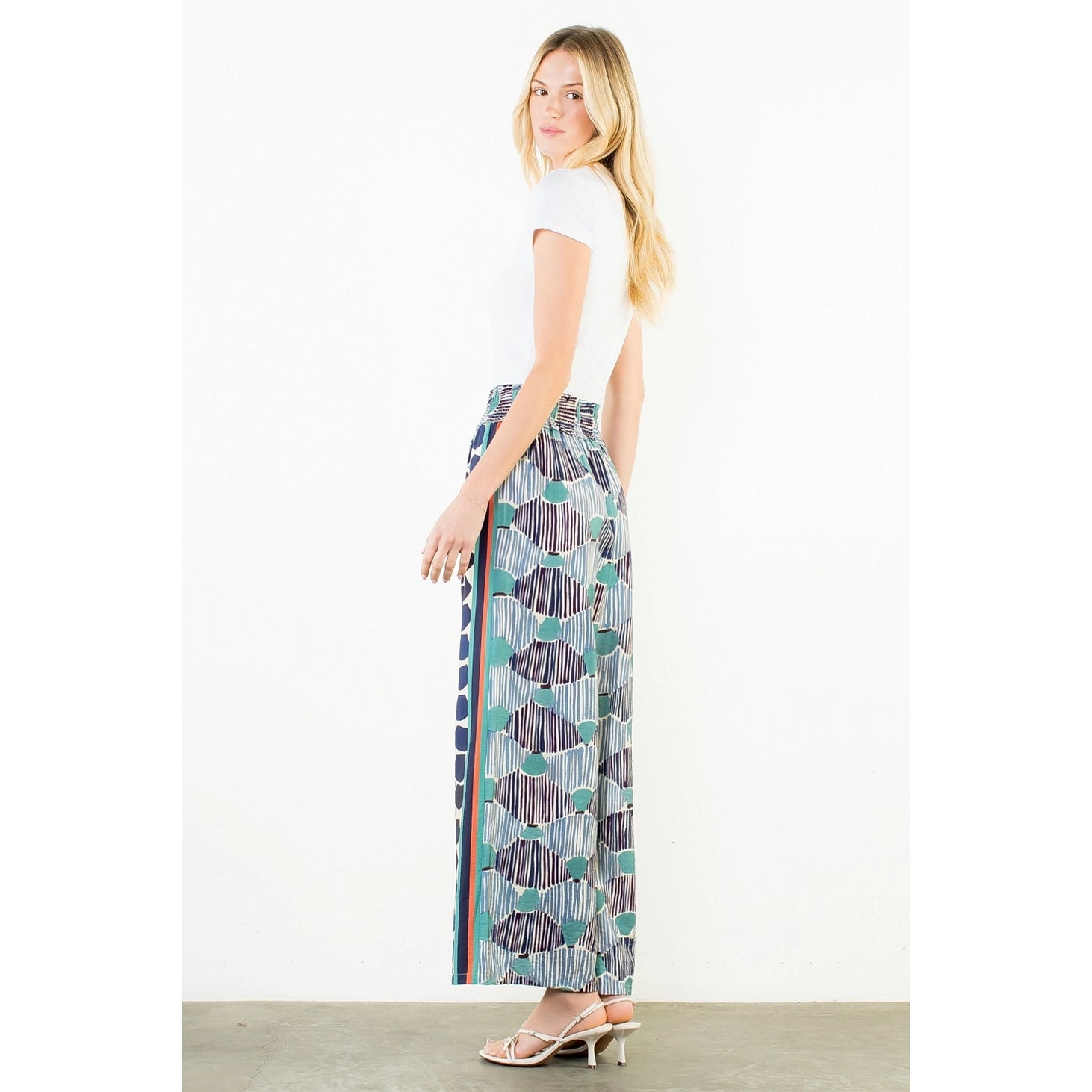 THML Lucy Loose Pant - Blue-Hand In Pocket