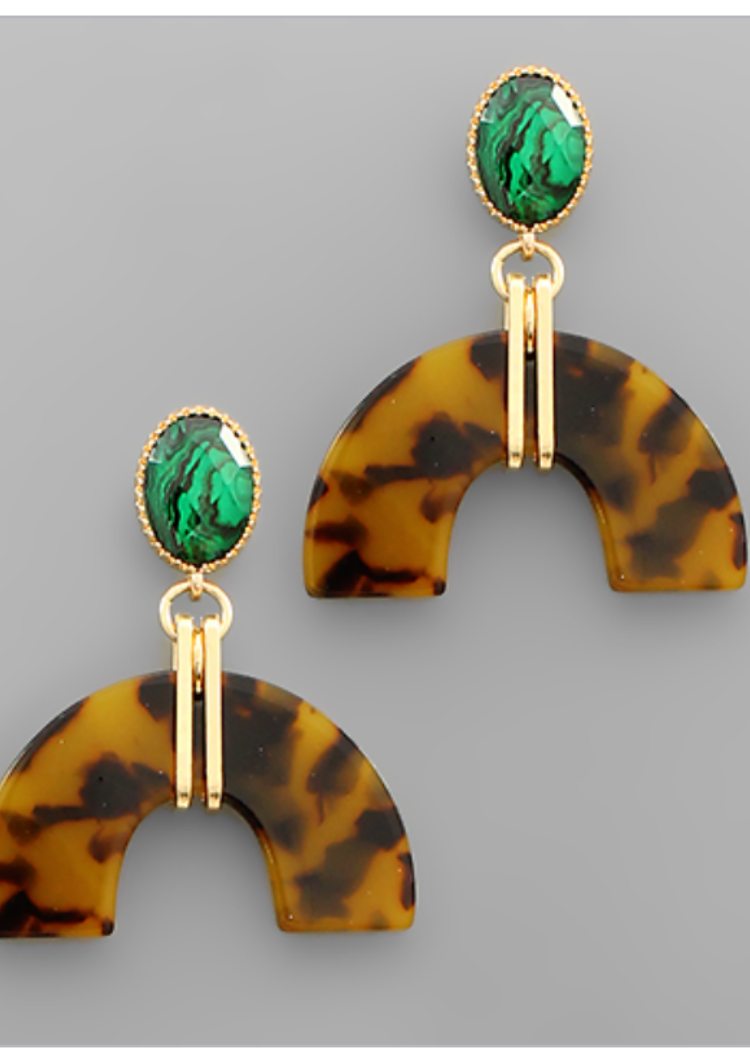 Virgo Earrings-Tortoise-Hand In Pocket