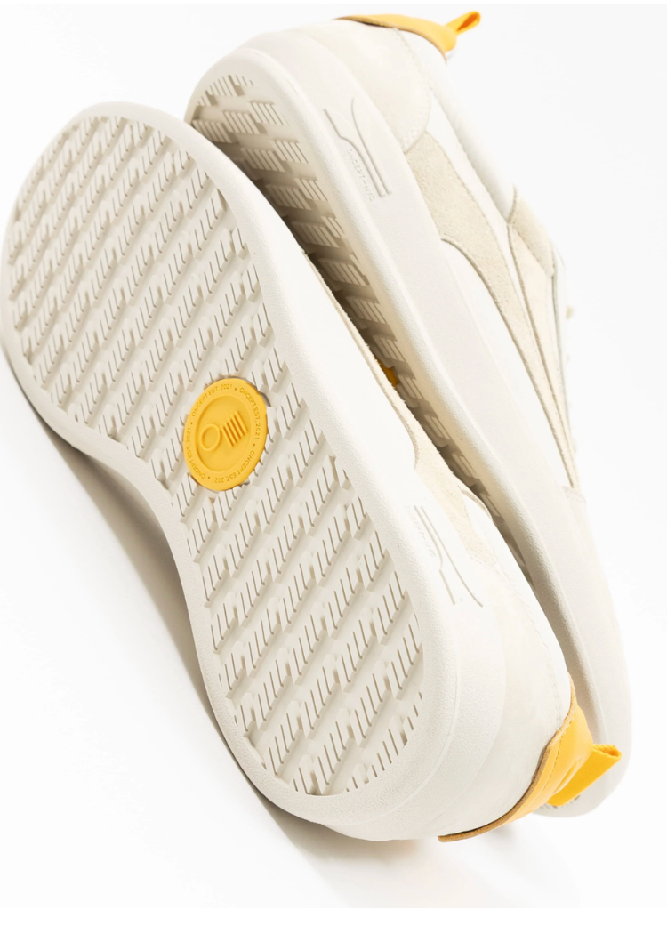 Oncept Fez- Vintage White-Hand In Pocket