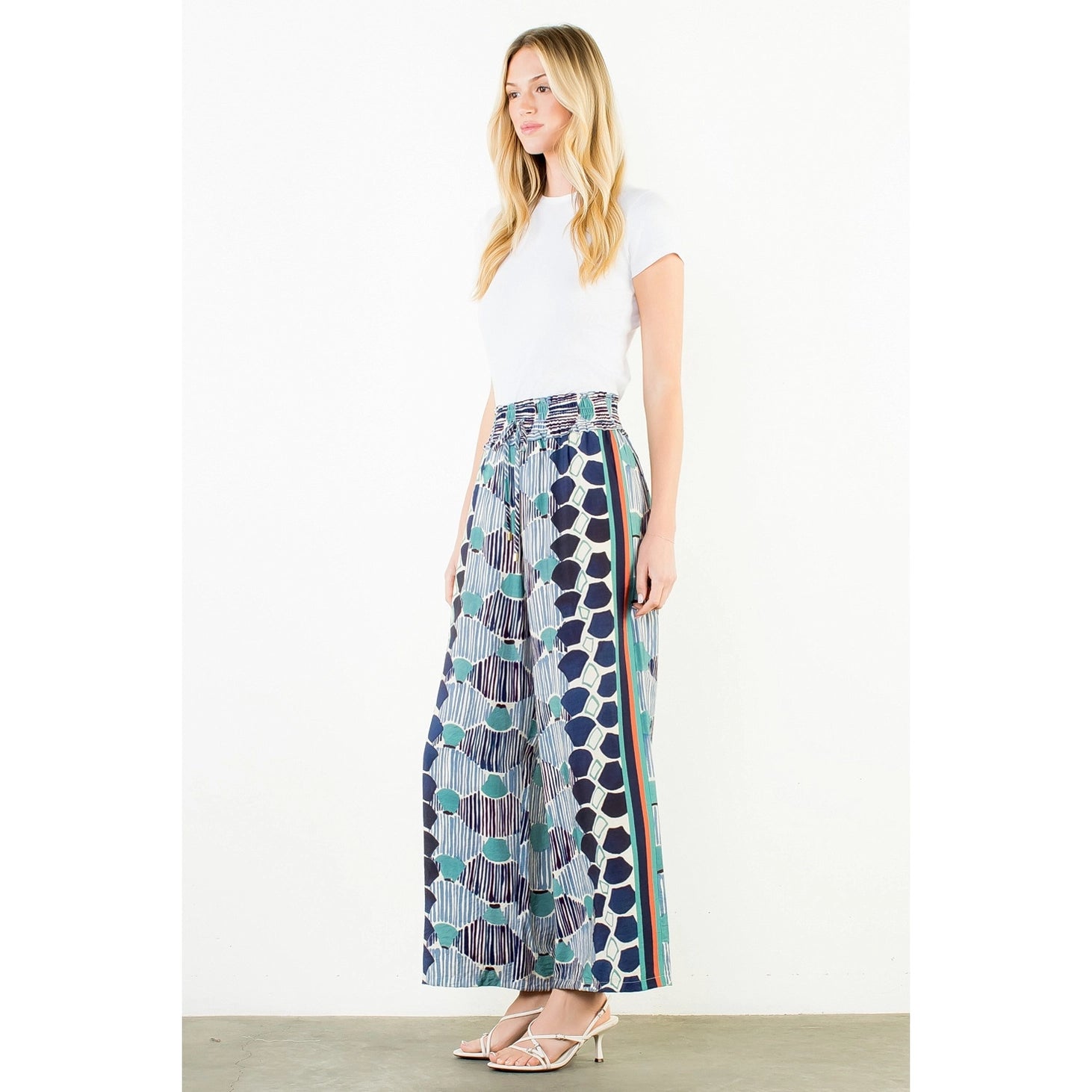 THML Lucy Loose Pant - Blue-Hand In Pocket