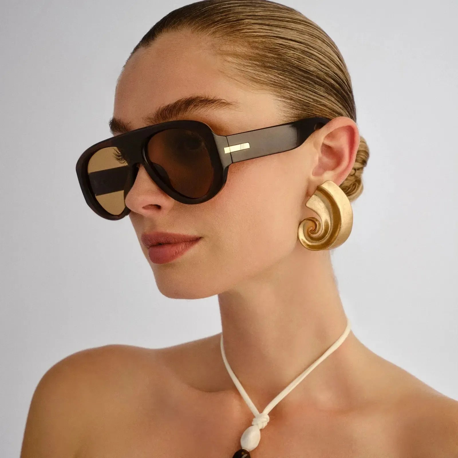 Le Specs Dream Boat - Cocoa-Hand In Pocket