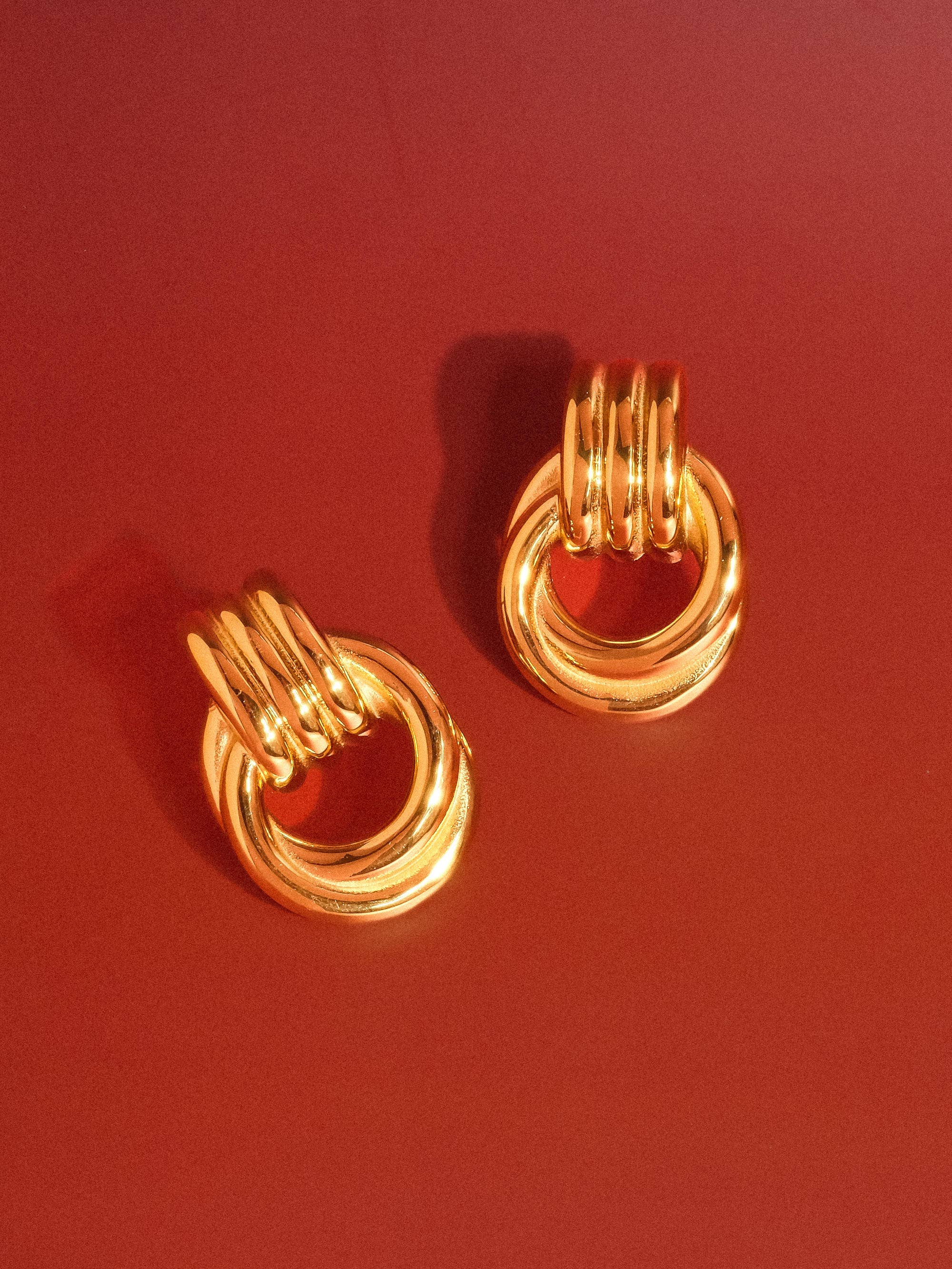 Wanda 18K Gold Hoop Earring - Yellow Gold-Hand In Pocket