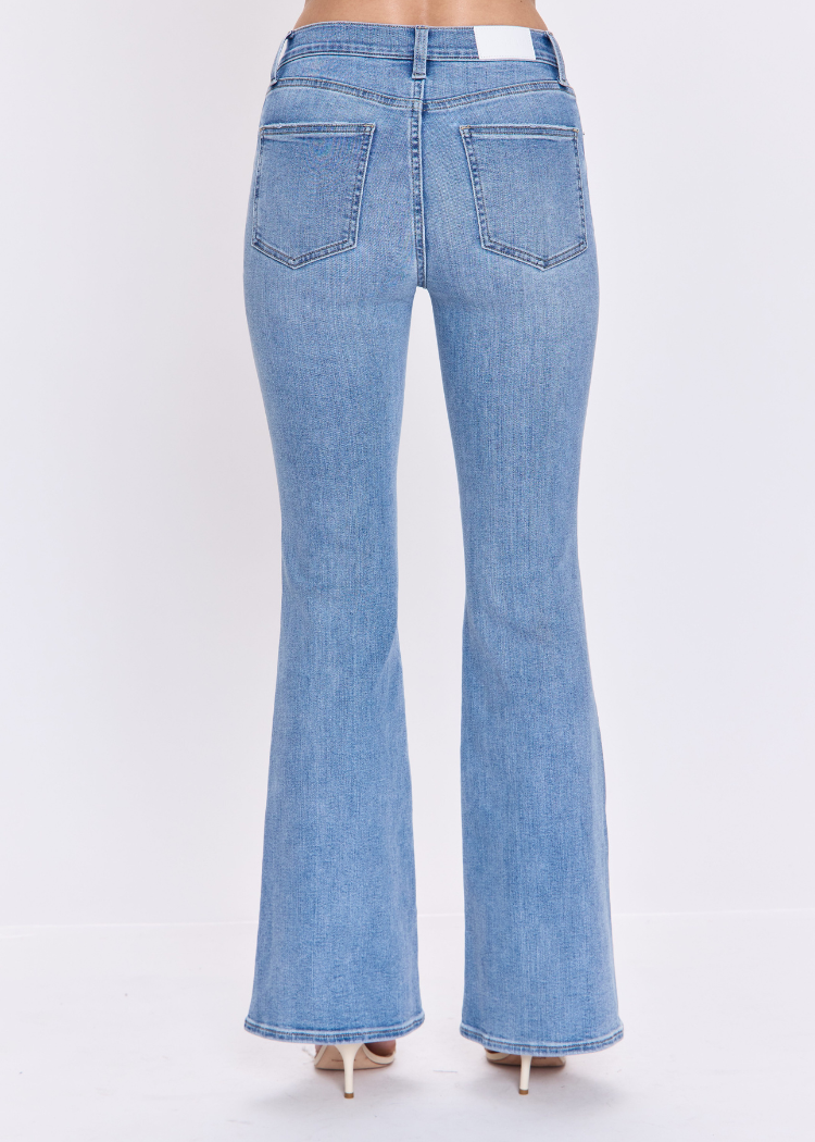 Pistola Kinsley Flare - Captivate-Hand In Pocket