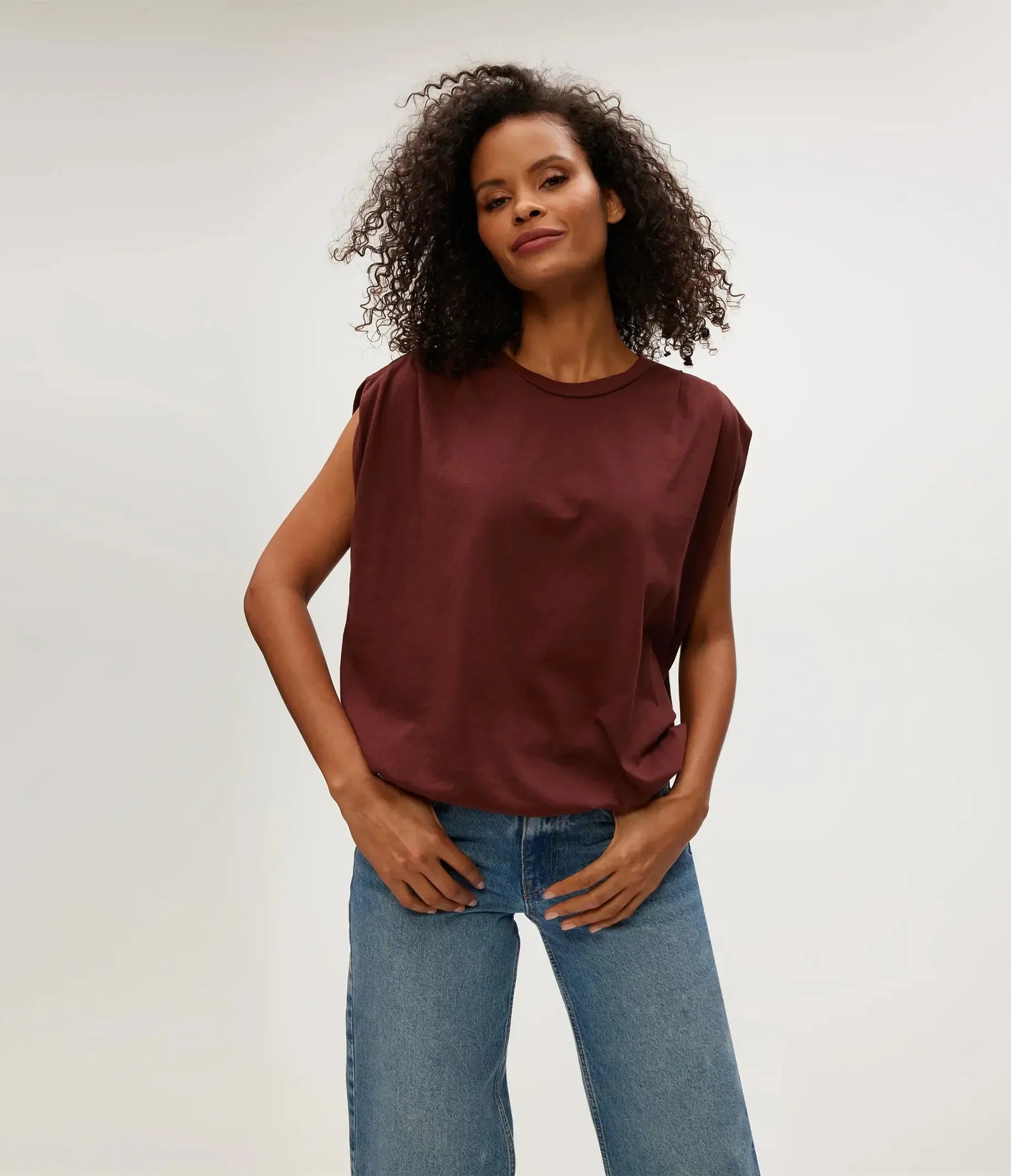 Michael Stars Luca Bubble Tee- Espresso-Hand In Pocket