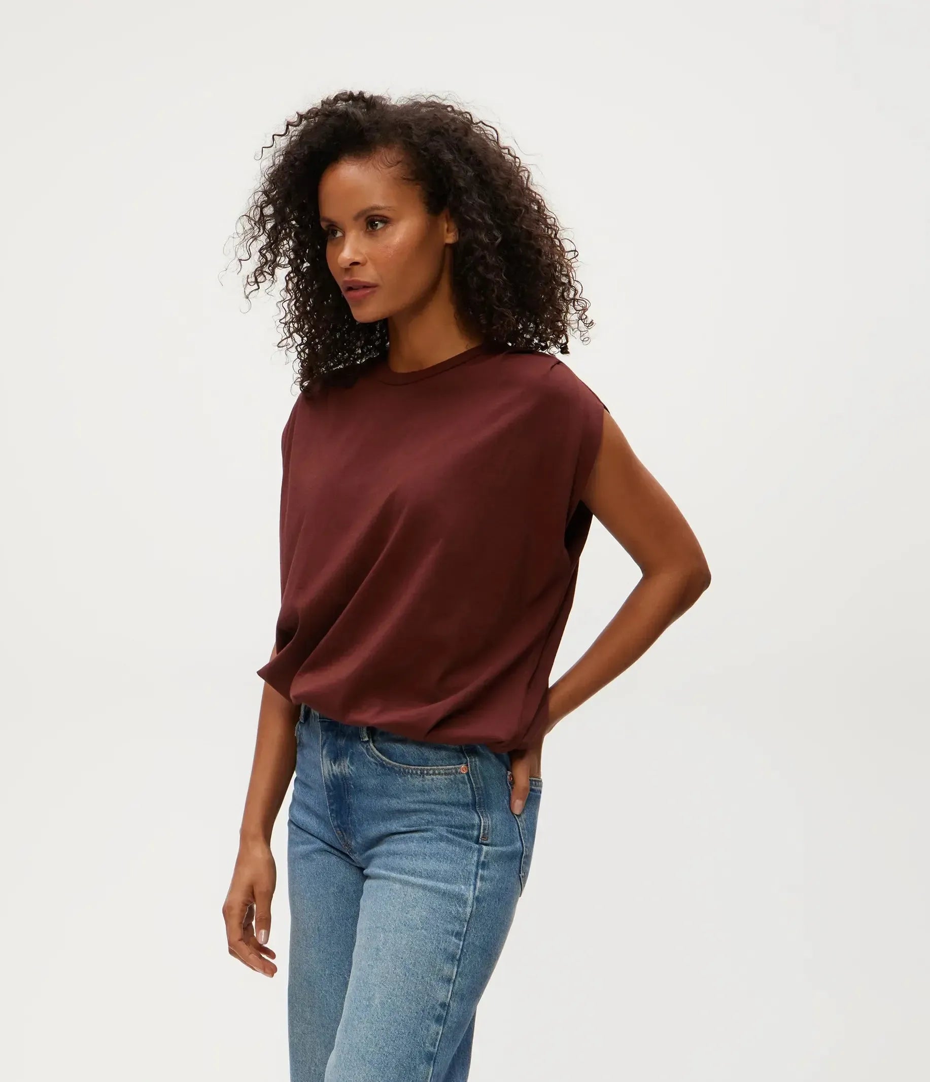Michael Stars Luca Bubble Tee- Espresso-Hand In Pocket