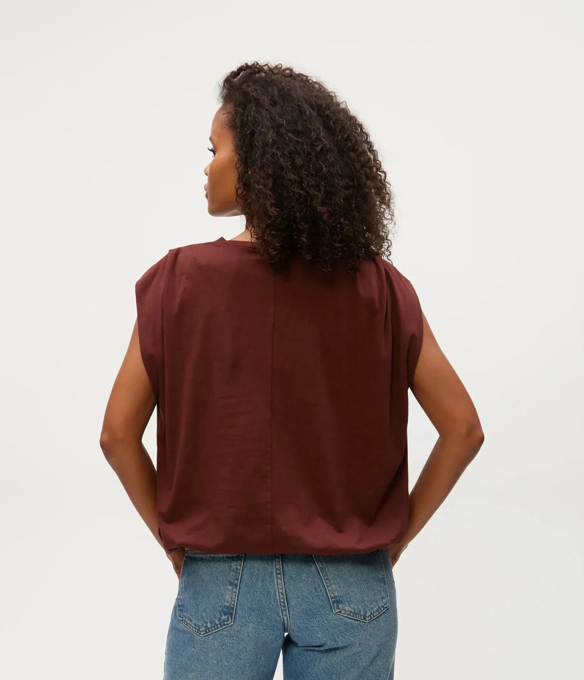 Michael Stars Luca Bubble Tee- Espresso-Hand In Pocket