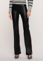 Heartloom Farris Pant-Hand In Pocket