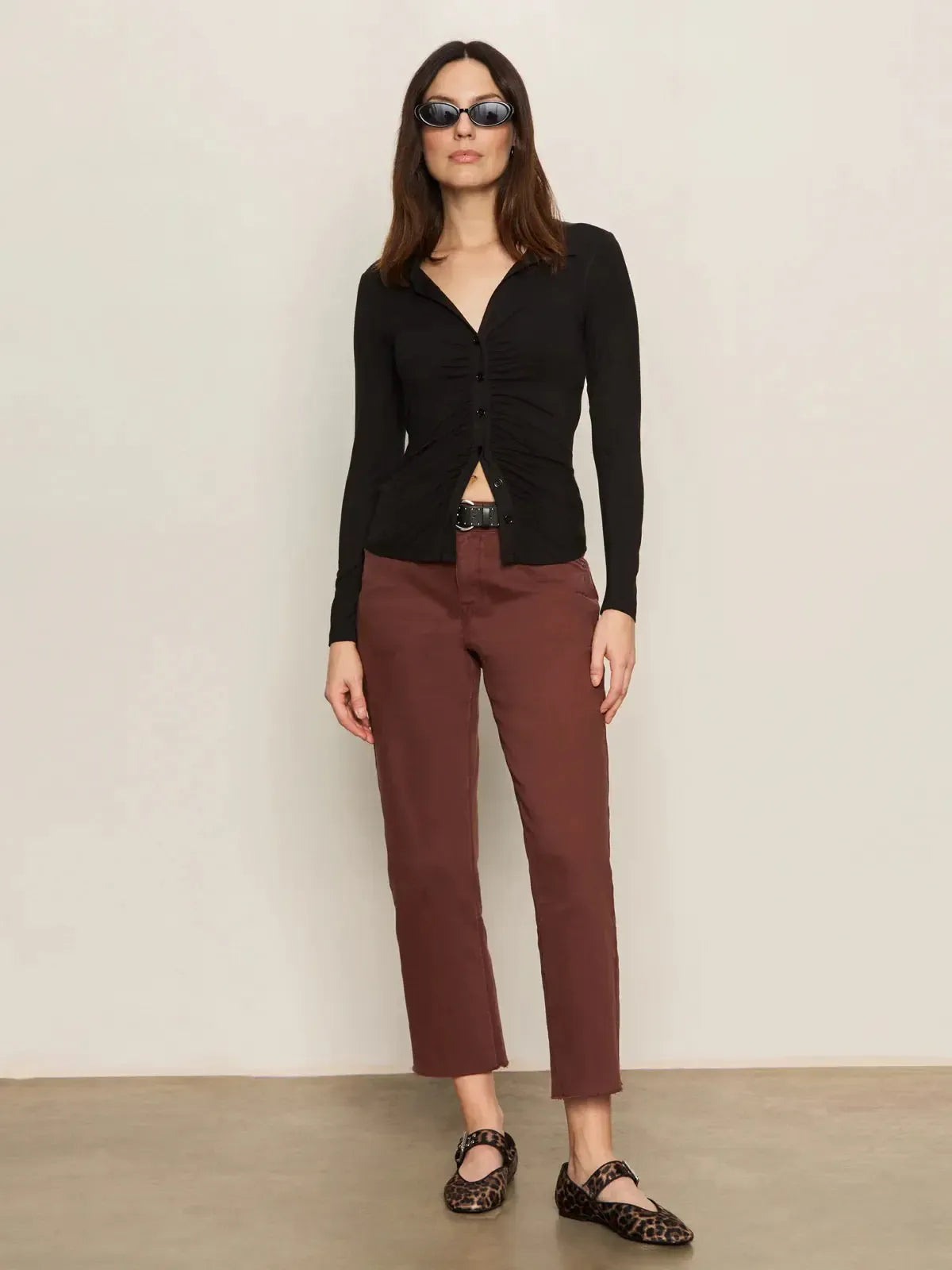 Sanctuary Cadence 90’s Straight Crop - Chicory-Hand In Pocket