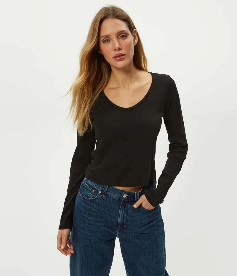 Michael Stars Lizzie LS Tee- Black-Hand In Pocket