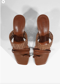 Schutz Aberdeen Heel- Cognac-Hand In Pocket