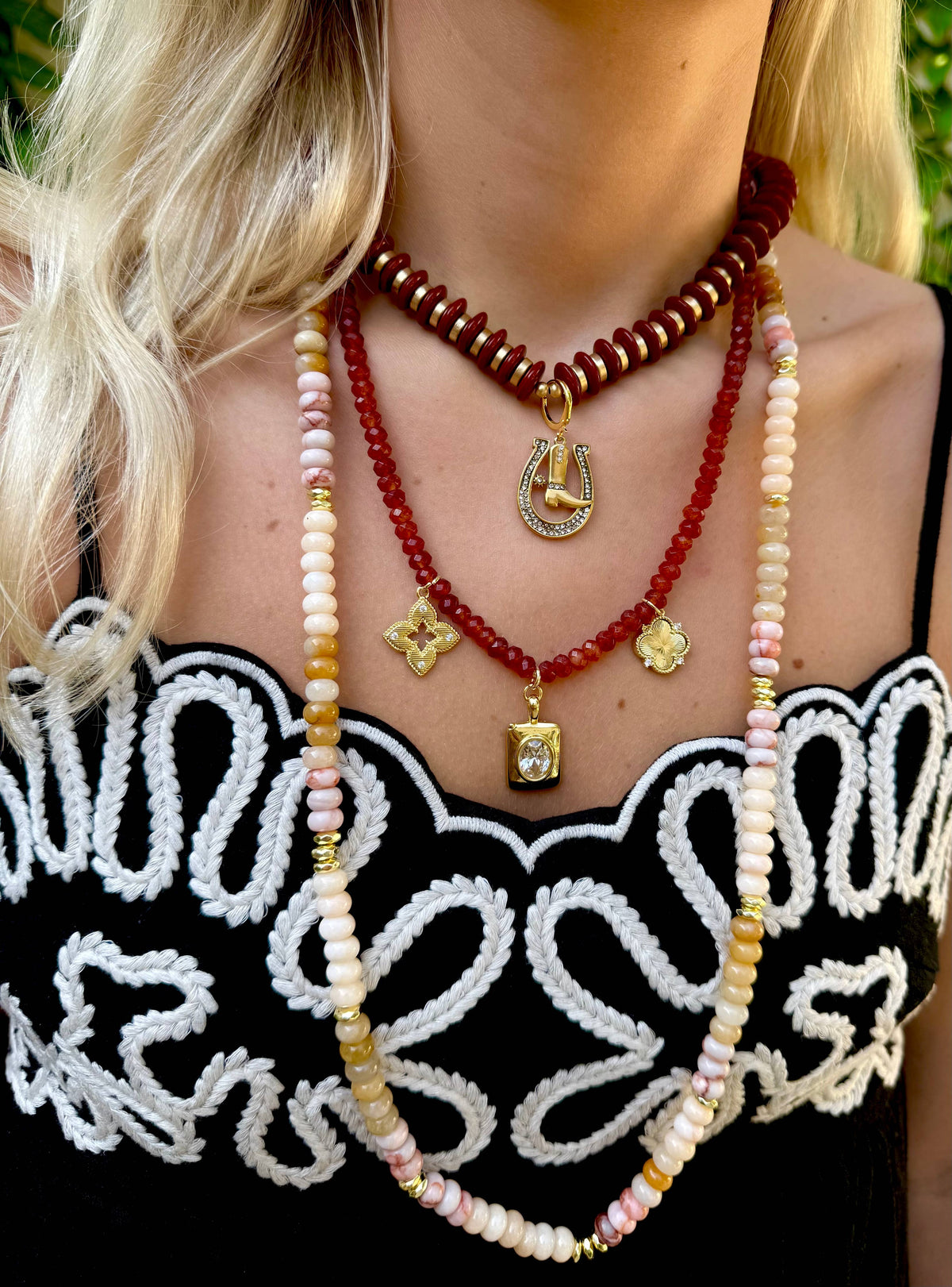 Leni Brown Beaded Necklace with Horseshoe and Boot Charm-Hand In Pocket