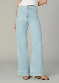 Joes Jeans The Mia w/ Slant Pockets- Like Minded-Hand In Pocket