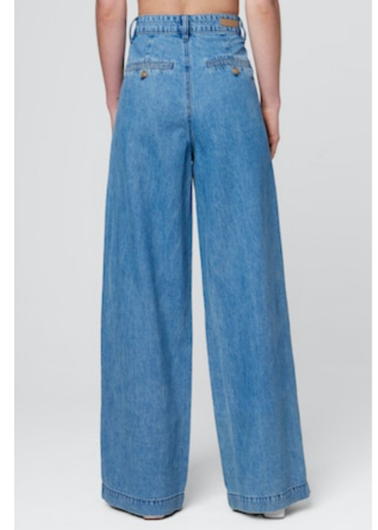 Blank NYC Private Dance Pants-Hand In Pocket