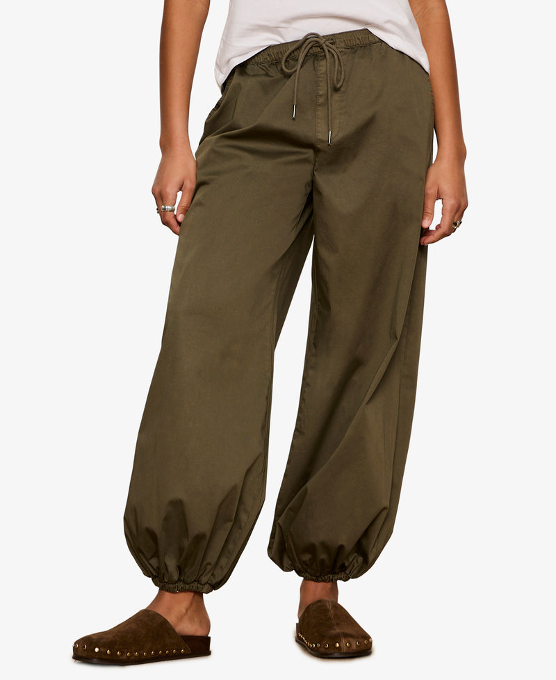 Sanctuary Float On Balloon Pant - Kalamata-Hand In Pocket