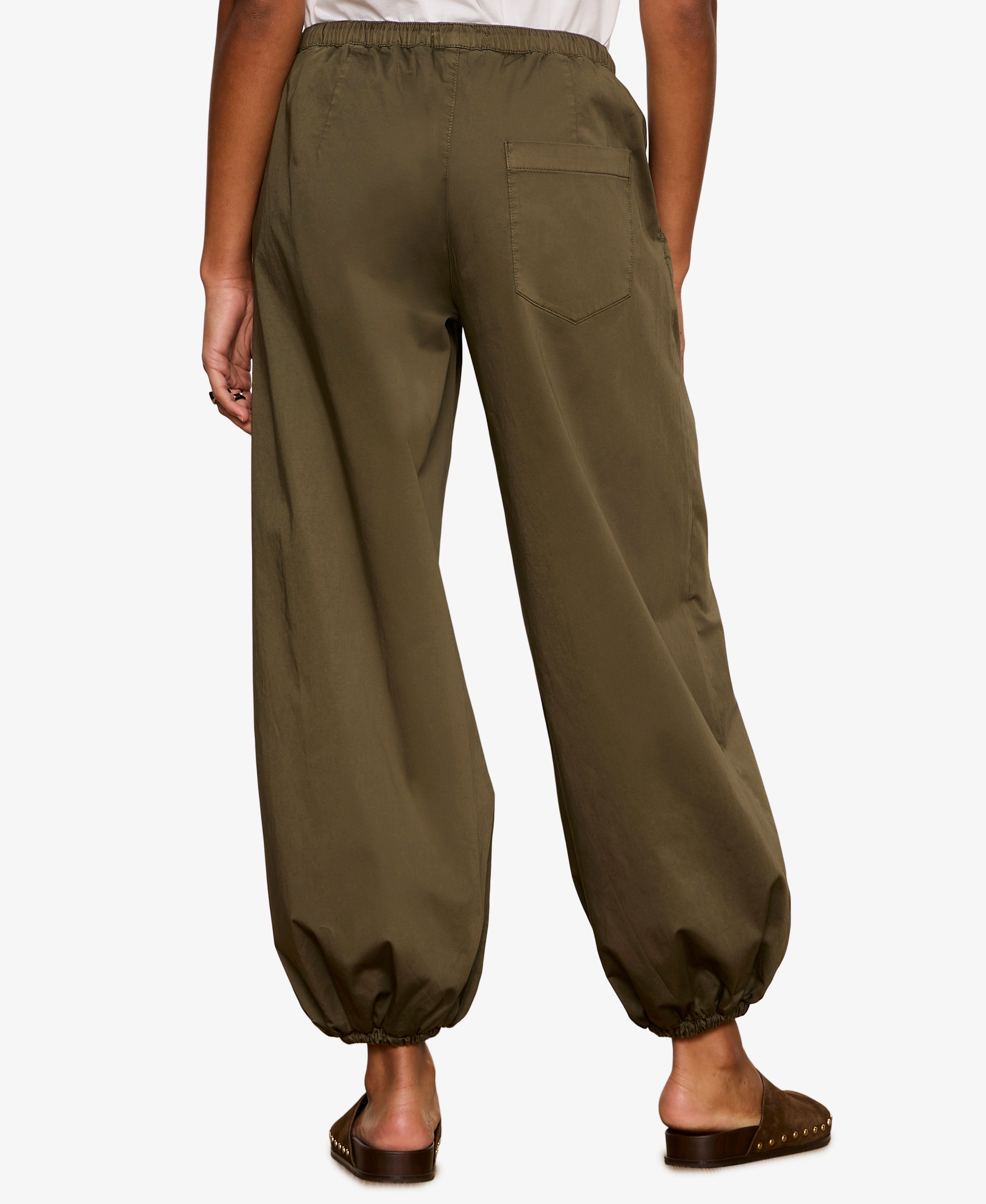 Sanctuary Float On Balloon Pant - Kalamata-Hand In Pocket