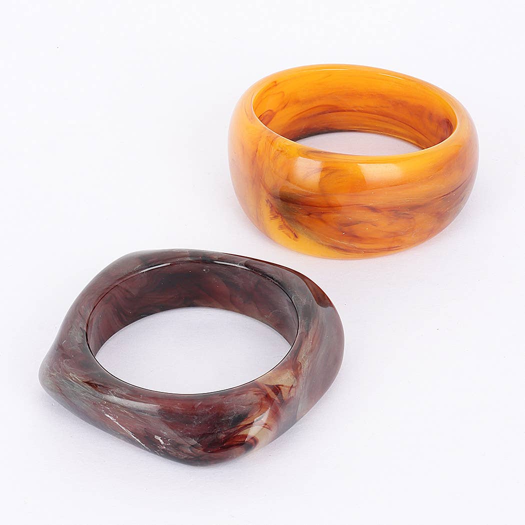 2pack Resin Bangle: Brown-Hand In Pocket