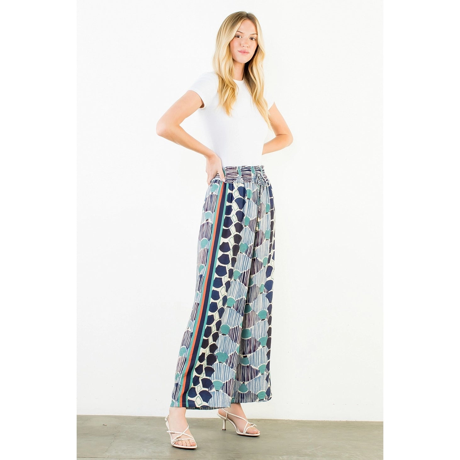 THML Lucy Loose Pant - Blue-Hand In Pocket