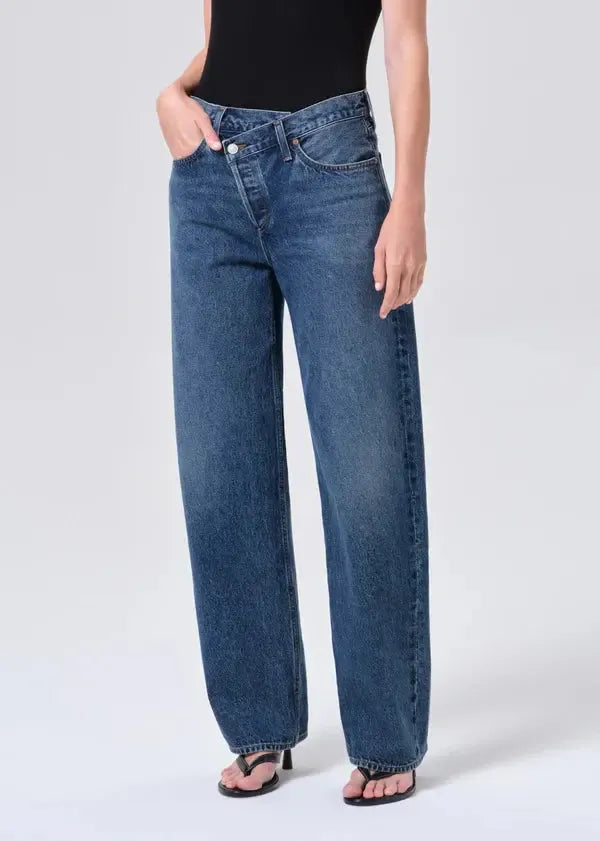 Agolde Arc Criss Cross Jean- Form-Hand In Pocket