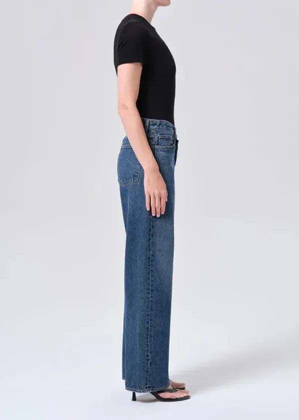 Agolde Arc Criss Cross Jean- Form-Hand In Pocket