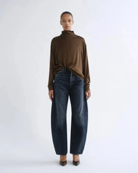 Agolde Bryony Top In Satin - Olive Brown-Hand In Pocket