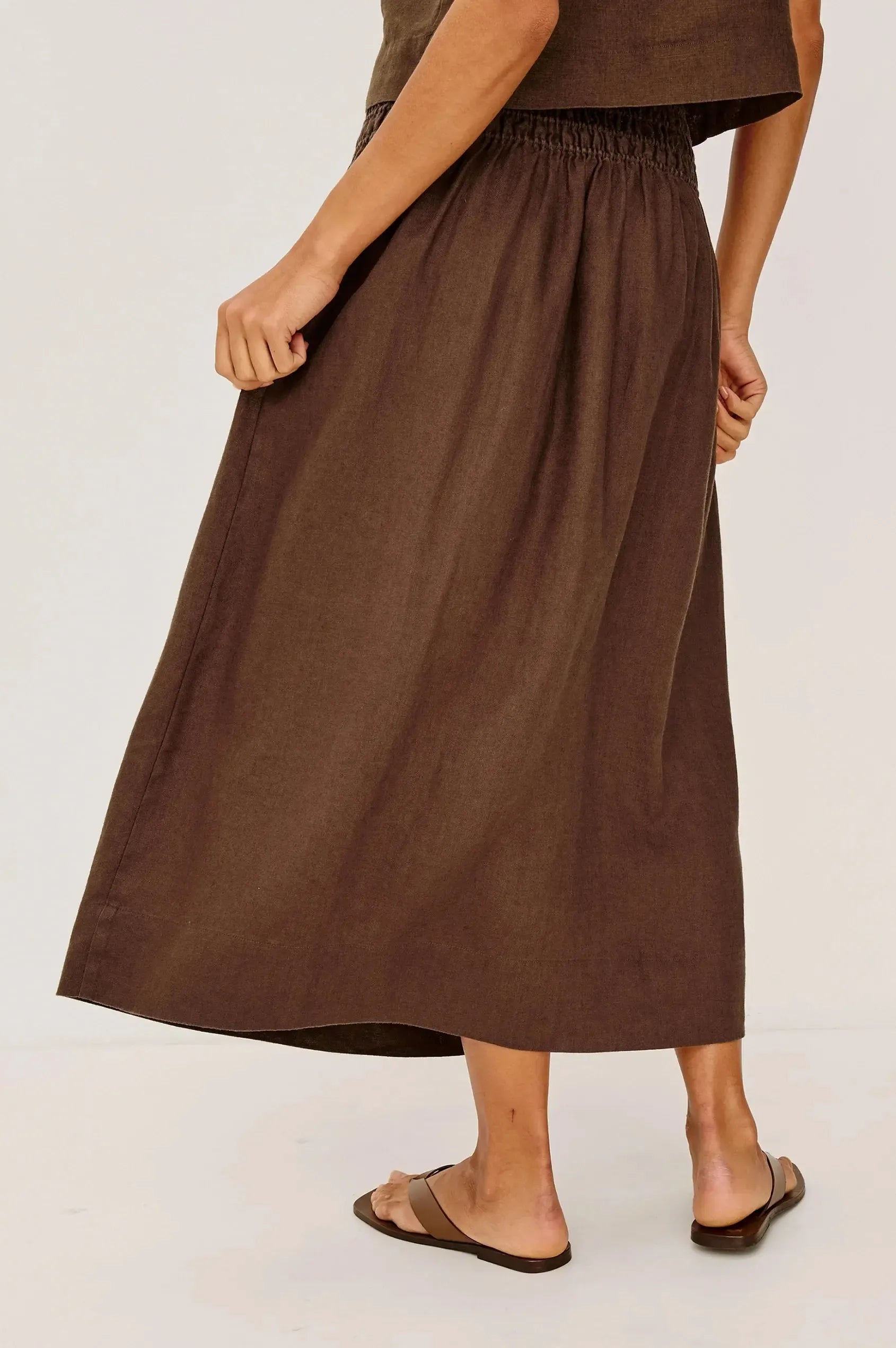 Rails Alessa Skirt - Espresso-Hand In Pocket
