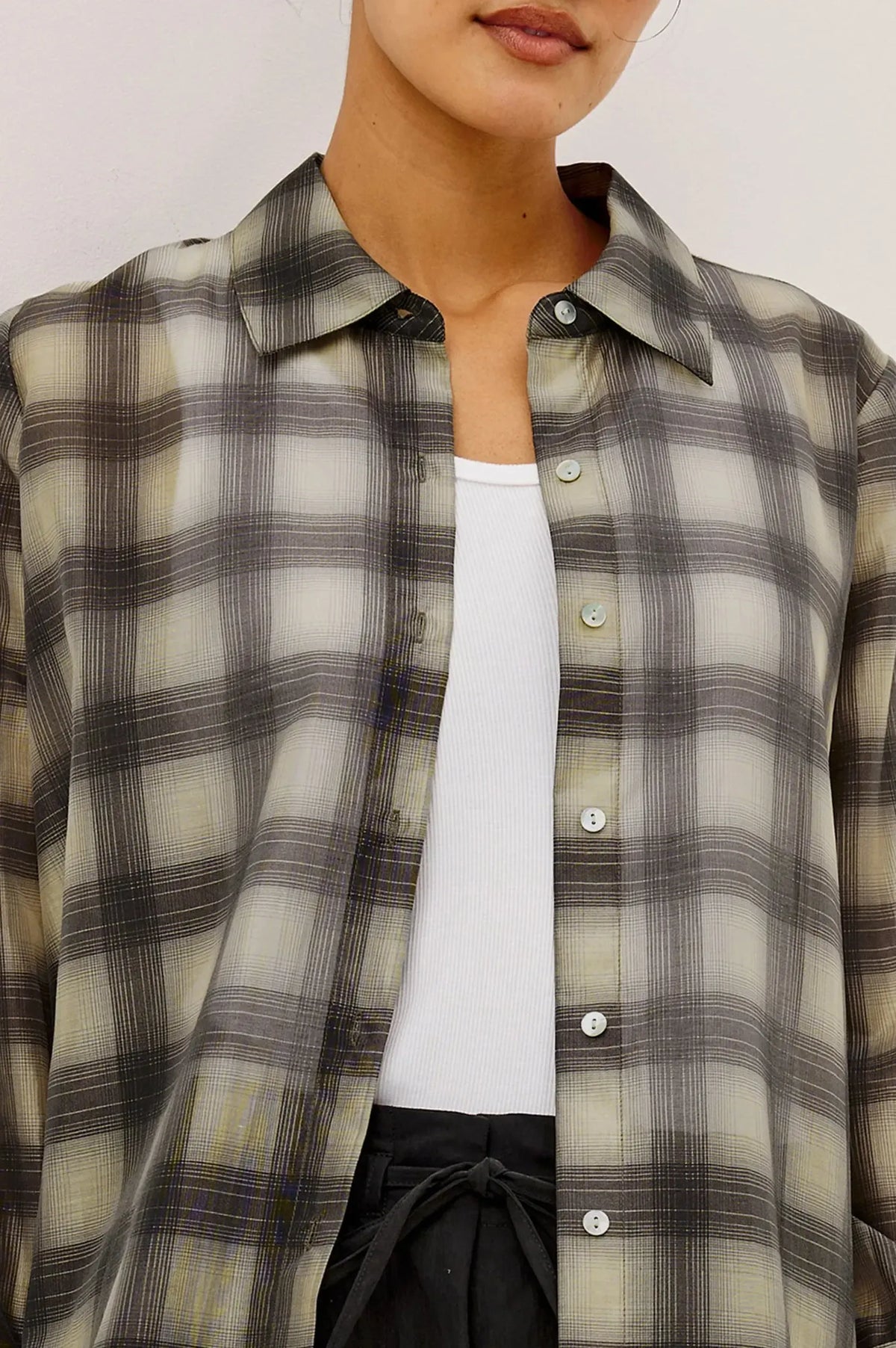 Rails Bishop Shirt - Onyx Taupe-Hand In Pocket