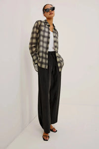 Rails Bishop Shirt - Onyx Taupe-Hand In Pocket