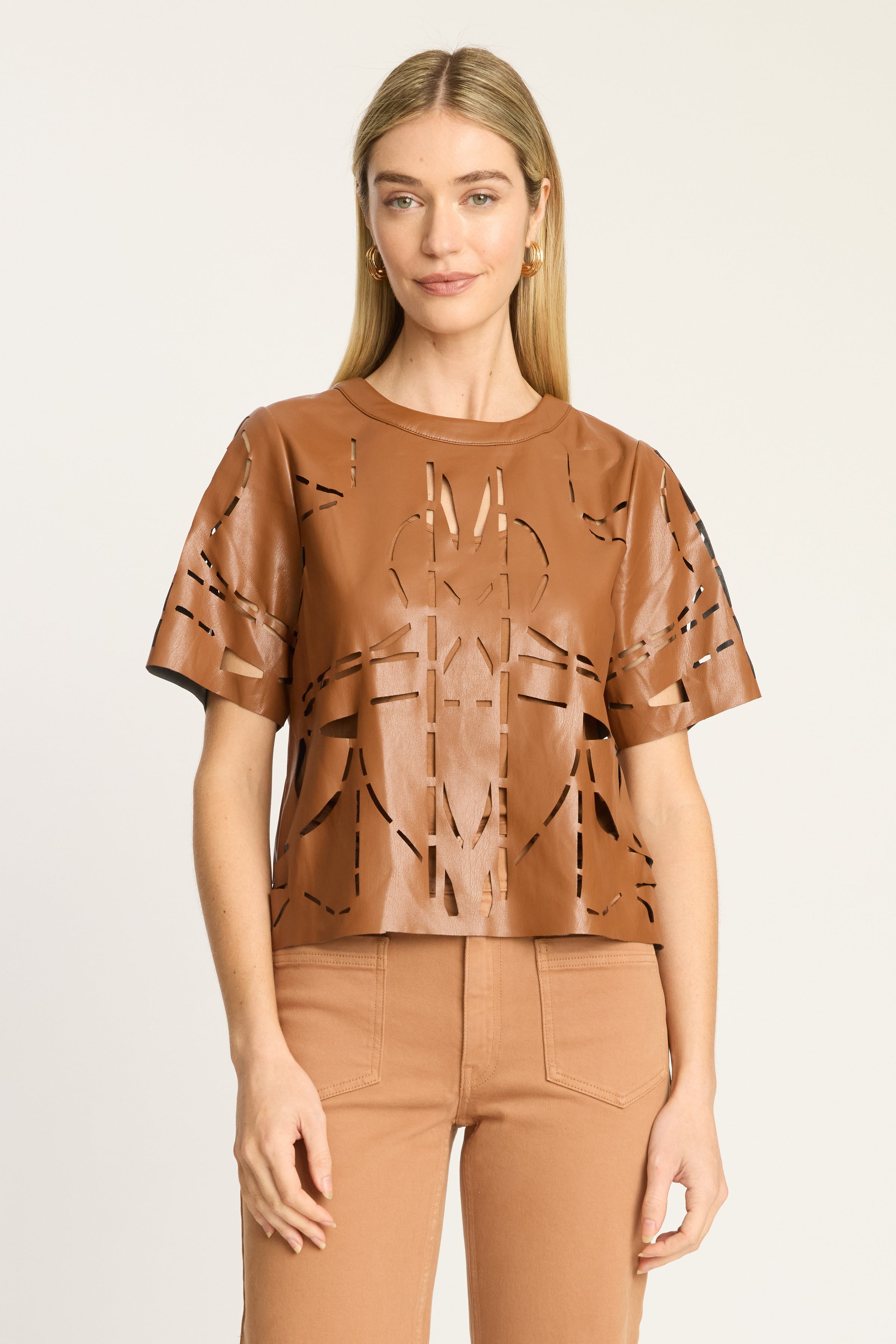 Caballero Amo Top - Tobacco-Hand In Pocket