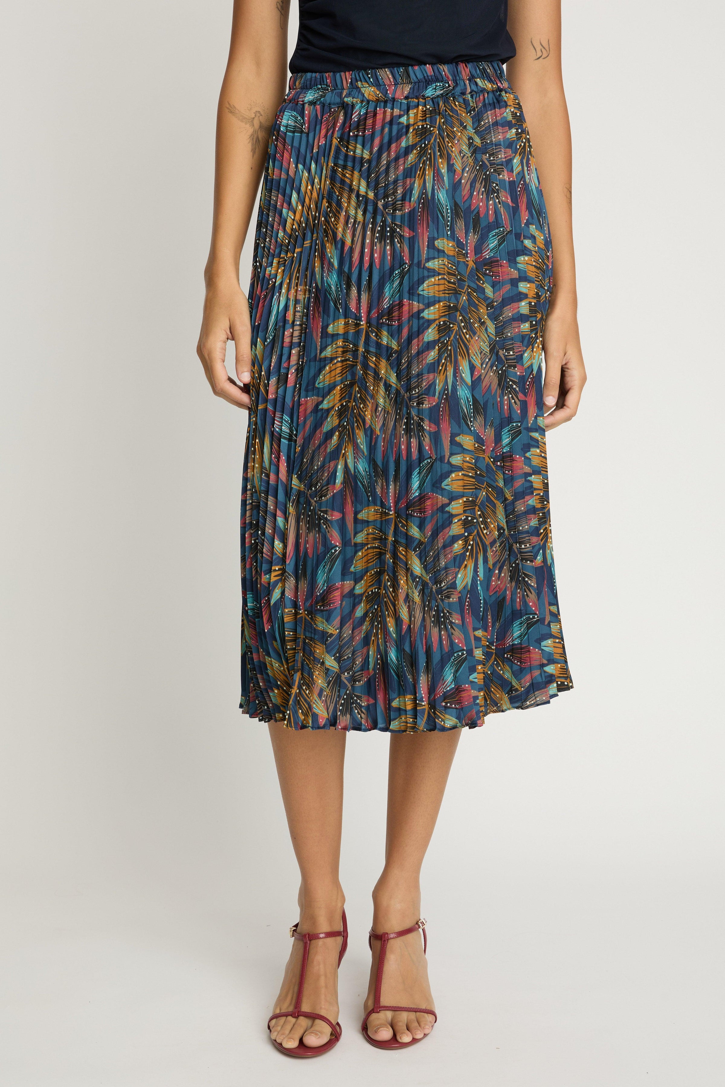 Caballero Mia Skirt - Midnight Palm-Hand In Pocket