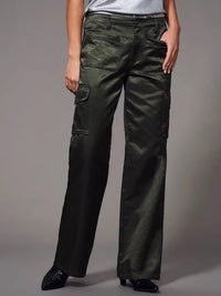 Sanctuary Scout Sateen Cargo - Kalamata-Hand In Pocket