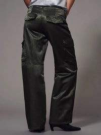 Sanctuary Scout Sateen Cargo - Kalamata-Hand In Pocket