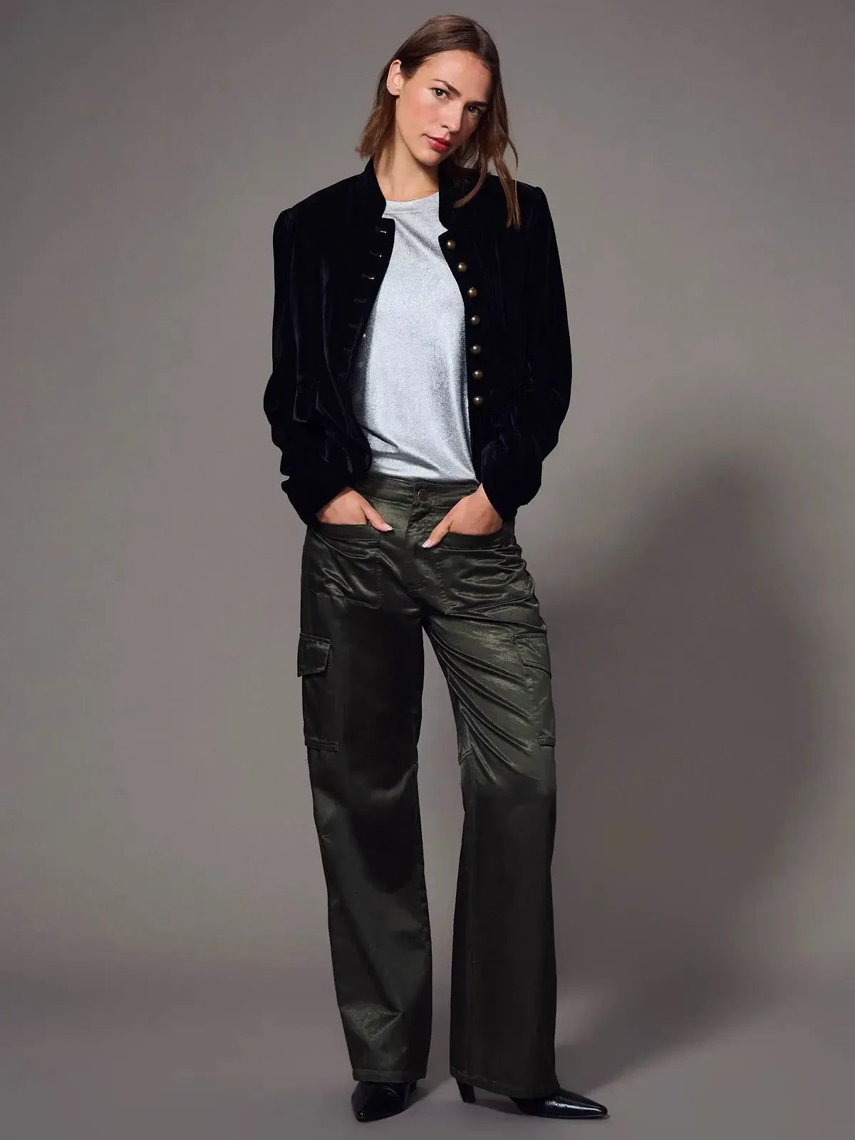 Sanctuary Scout Sateen Cargo - Kalamata-Hand In Pocket