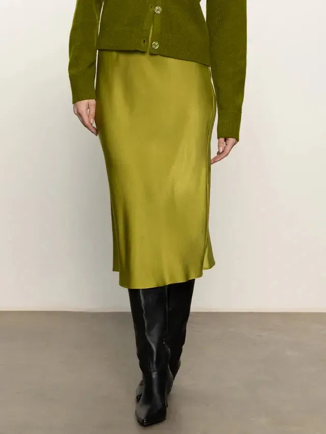 Sanctuary Everyday Midi Skirt - Martini Olive-Hand In Pocket