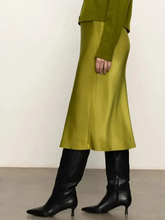 Sanctuary Everyday Midi Skirt - Martini Olive-Hand In Pocket