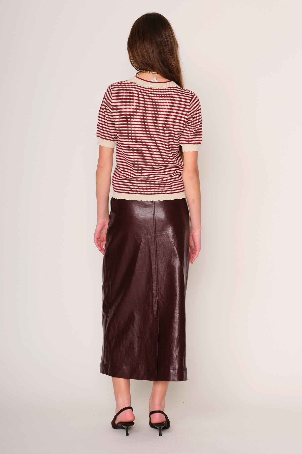 DRA Elsie Skirt - Burgundy-Hand In Pocket