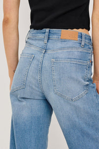Rails Getty Crop Wide Leg - Independence-Hand In Pocket