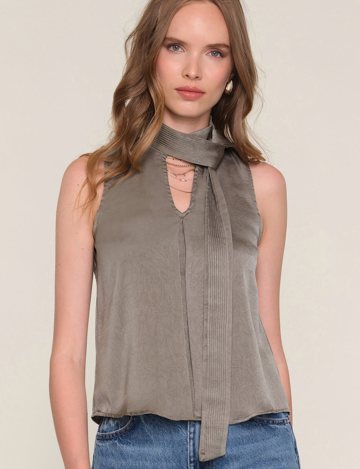 Heartloom Joey Top- Mineral-Hand In Pocket