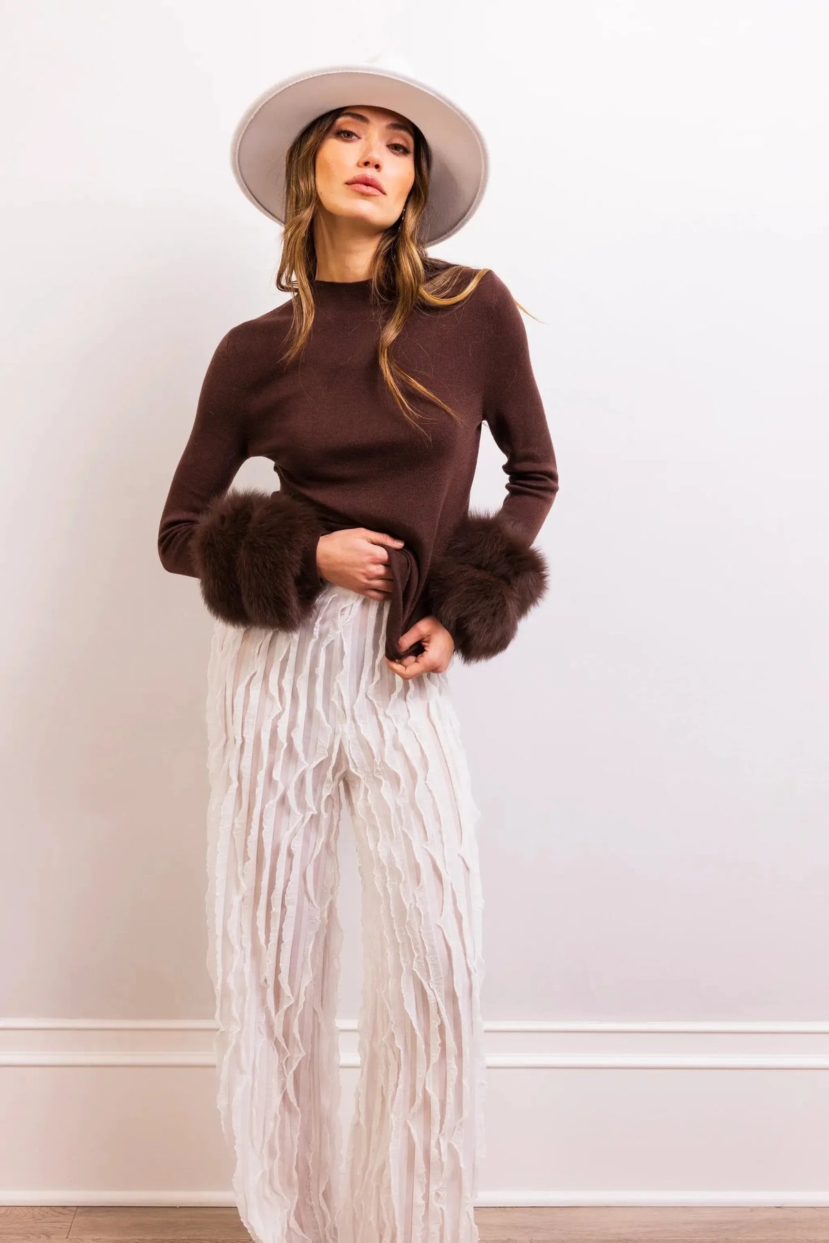 Lisa Maree Samara Sweater - Brown-Hand In Pocket