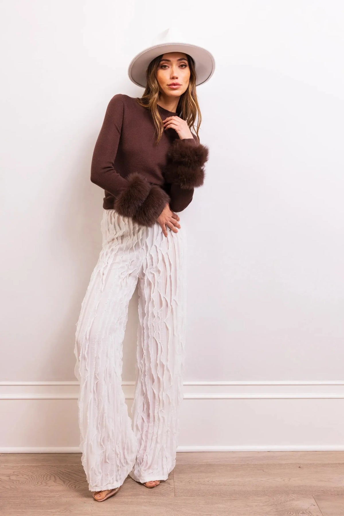 Lisa Maree Samara Sweater - Brown-Hand In Pocket