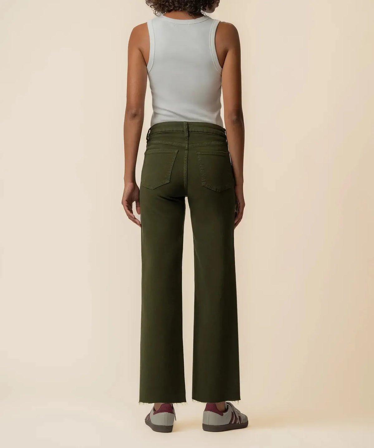 KUT Meg High Rise Fab Ab Wide Leg Raw Hem - Tuscan Olive-Hand In Pocket